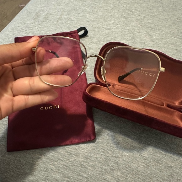Gucci Women's Gold Frame Glasses - Picture 1 of 4